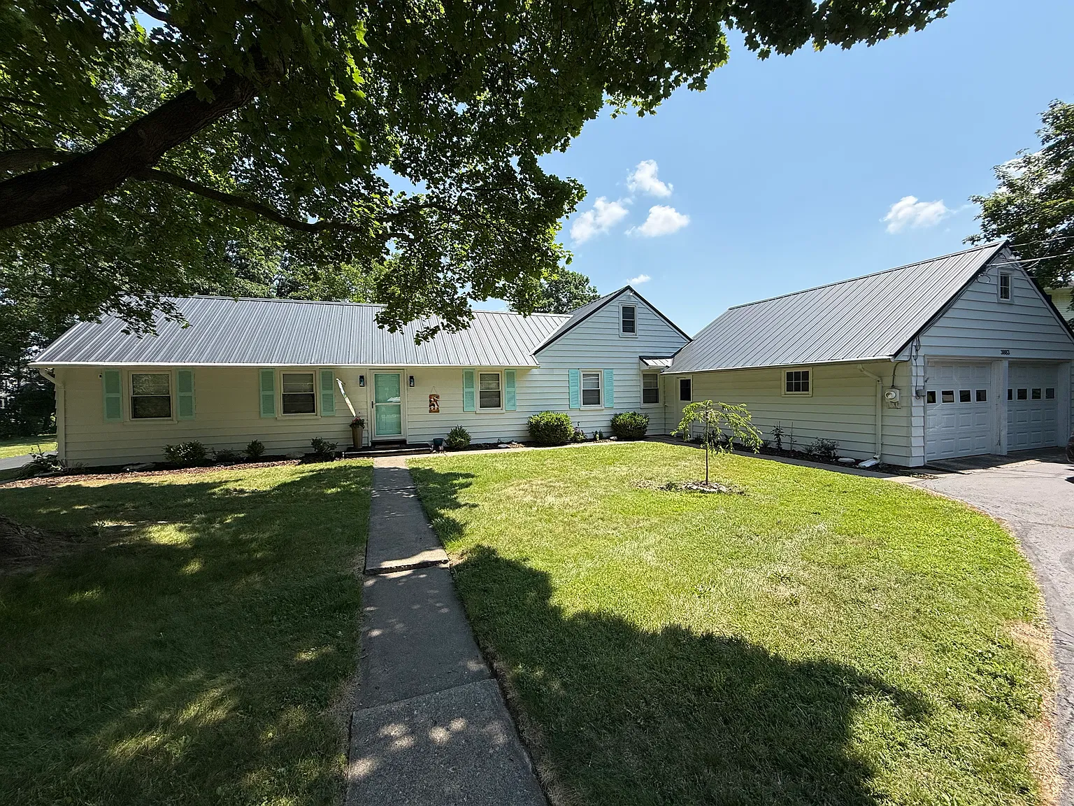 2 bed, 1200 sqft, $2,500 — Photo 1