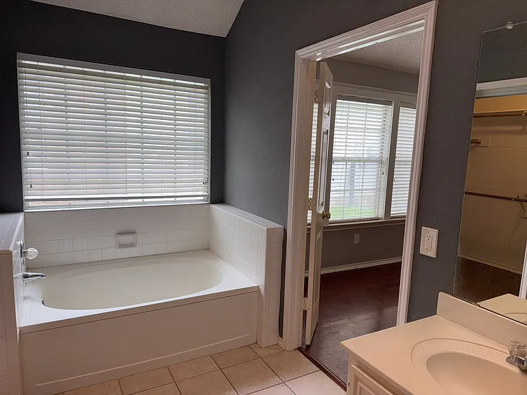 9701 Concord Dr — Photo 8
