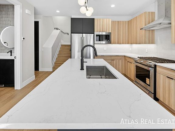 3rd image of 832 Cherry St #2