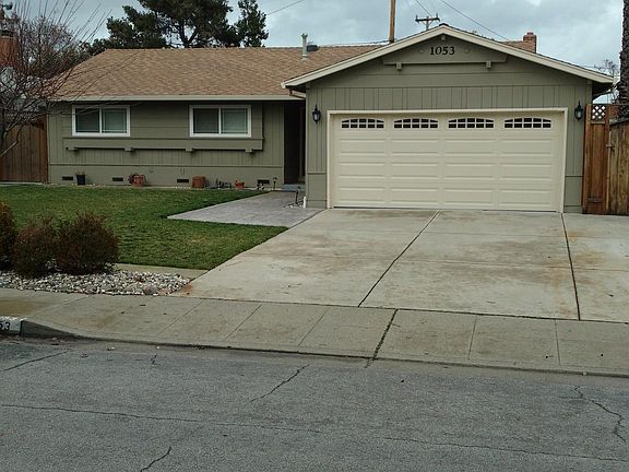 4th image of 1053 Paintbrush Dr