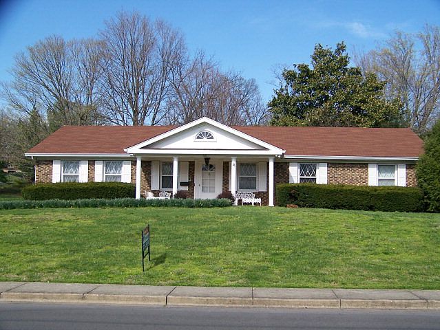 1st image of 107 E Leech Ave