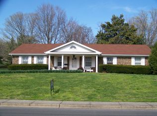 107 E Leech Ave, Glasgow, KY 42141