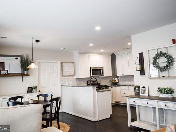 2nd image of 317 Eagle Landing Ct #317A