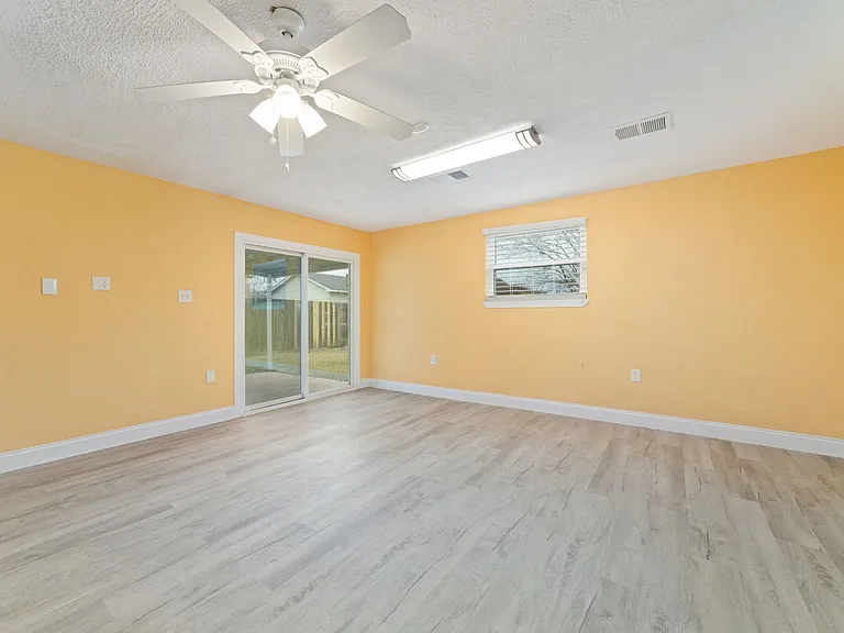 11610 Grapewood Dr — Photo 10