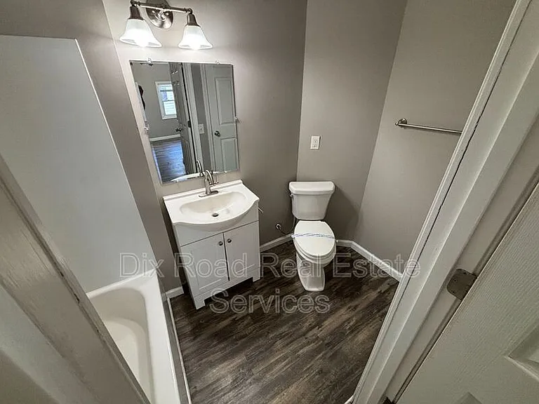 502 Ross Ave #3 — Photo 11