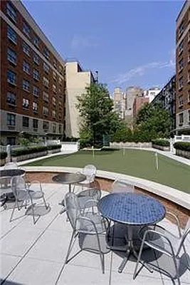 Rented by Douglas Elliman | media 33