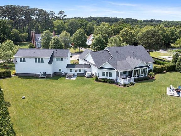 2nd image of 103 Creekside Ln