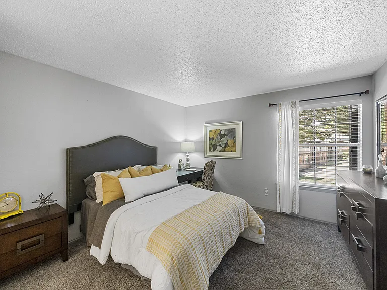 Trinity Apartments — Photo 24