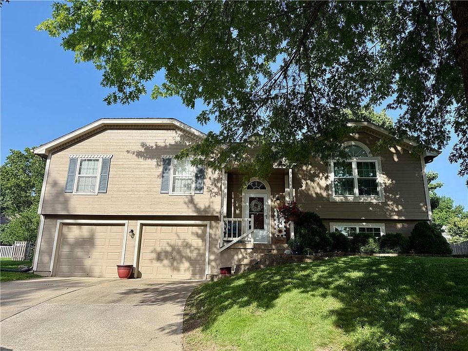 1st image of 717 SE Pierre Ct