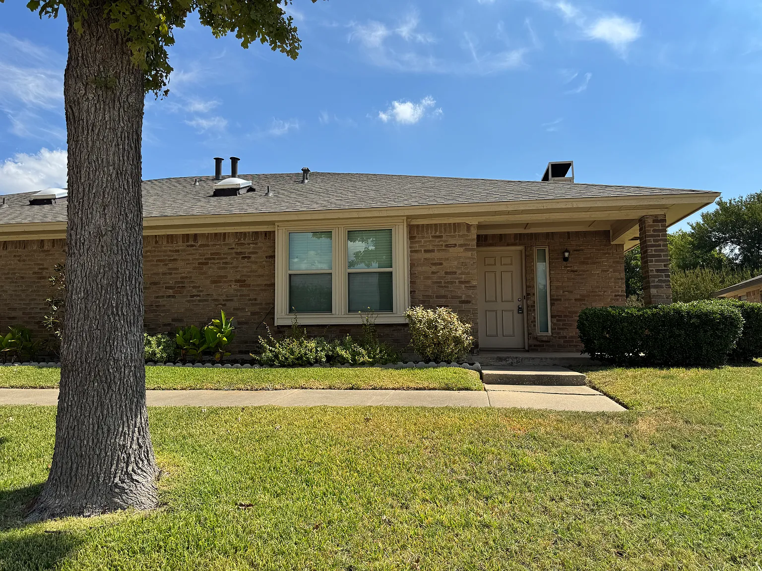 1628 Brown Trl — Photo 2