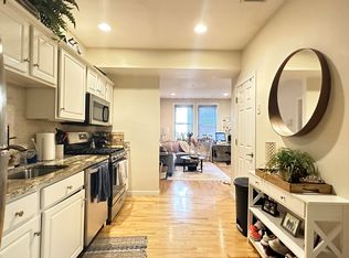 464 Hanover St APT 5, Boston, MA 02113