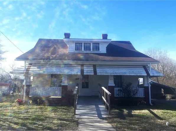 705 Wentworth St, Reidsville, NC 27320