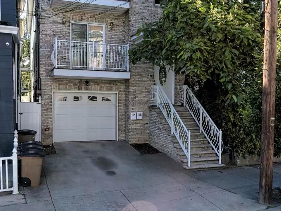 1st image of 239 Palisade Ave