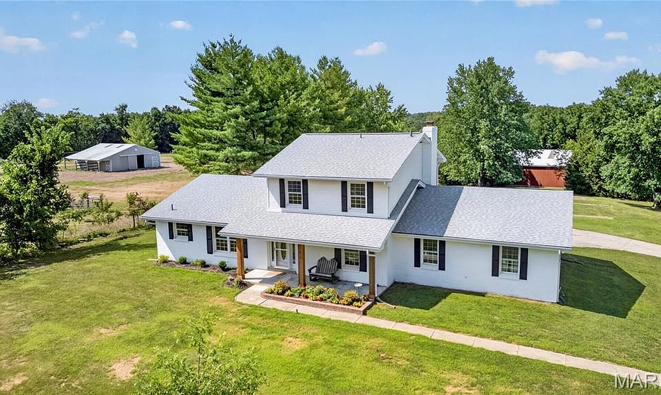1st image of 33 Timber Ridge Dr