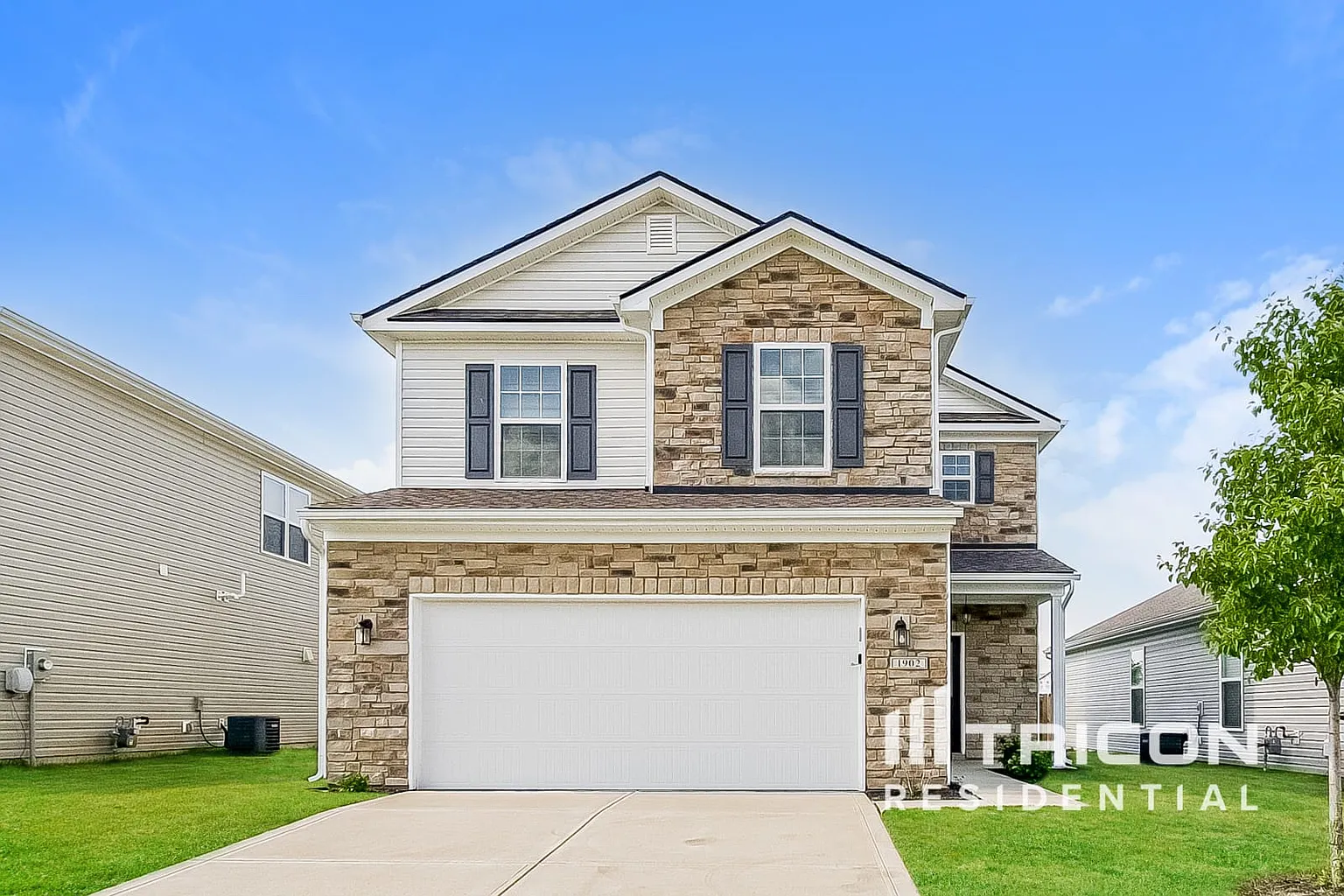 1902 Lakecrest Dr photo 1