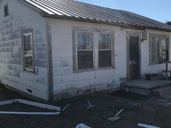 2nd image of 119 E 11th St