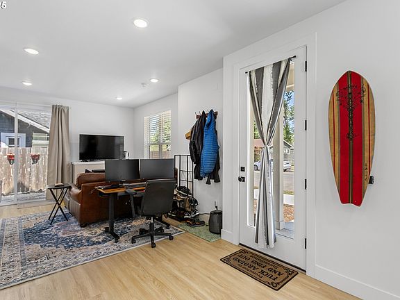 5th image of 7557 N Gilbert Ave