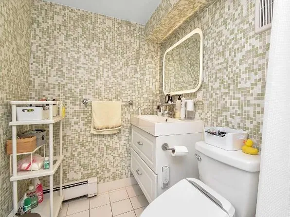 212 9th Street image 9 of 14