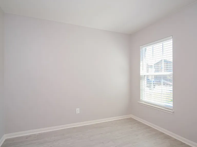 1532 Amy Dr — Photo 11