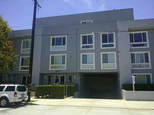 10878 Bloomfield St, Toluca Lake, CA 91602