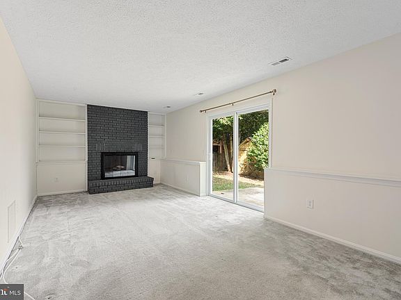 5th image of 954 Seahorse Ct