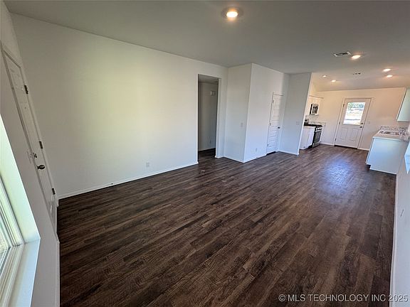 2nd image of 9 Rose Ave