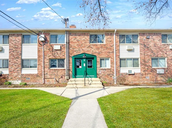 2453 Union Boulevard #19B, Islip, NY 11751
