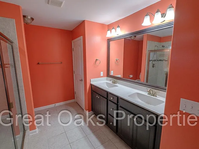 108 Wellington Cir — Photo 6