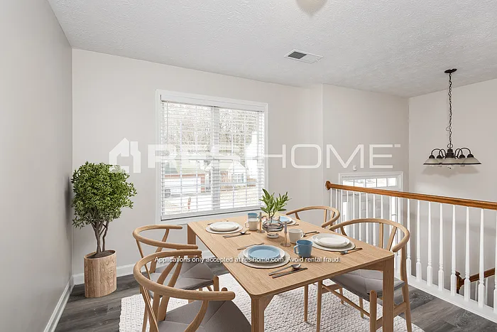 3 bed, 2.0 bath, 1210 sqft, $1,945 — Photo 4