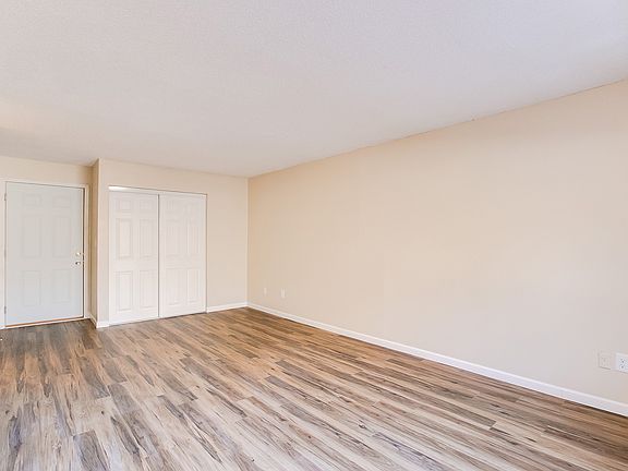 4th image of 1337 Arkwright St APT 207