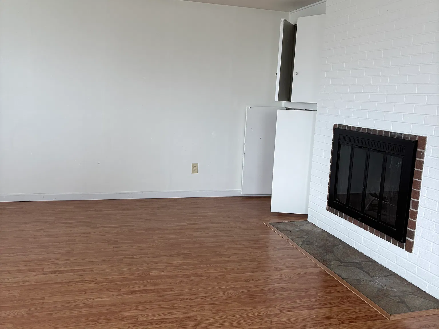 3 bed, 1405 sqft, $2,800 — Photo 2