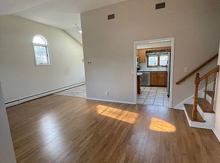 30 Marlboro Ln, Colonia, NJ 07067