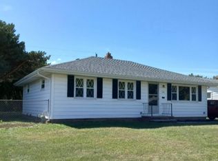 180 E Parkleigh Dr, Seven Hills, OH