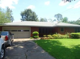 2245 13th St, Port Neches, TX 77651