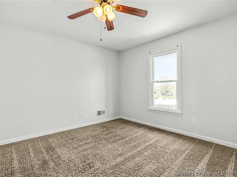 2201 Glenn Abbey — Photo 32