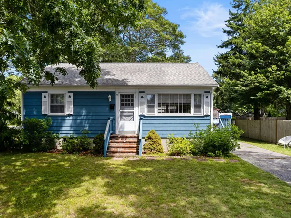 43 Massachusetts Court, Falmouth, MA 02540
