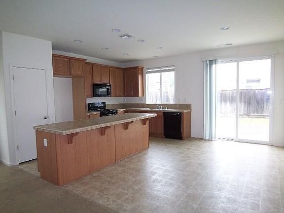 5th image of 1325 Leighton Grove Dr
