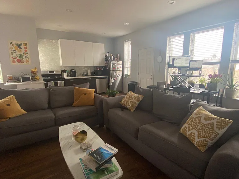 1207 W Grace St #3R — Photo 5