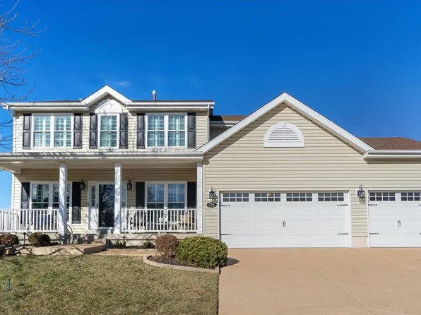 775 Castle Pines Dr, Ballwin, MO 63021