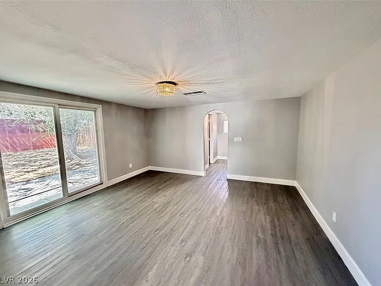 1311 Griffith Ave — Photo 30