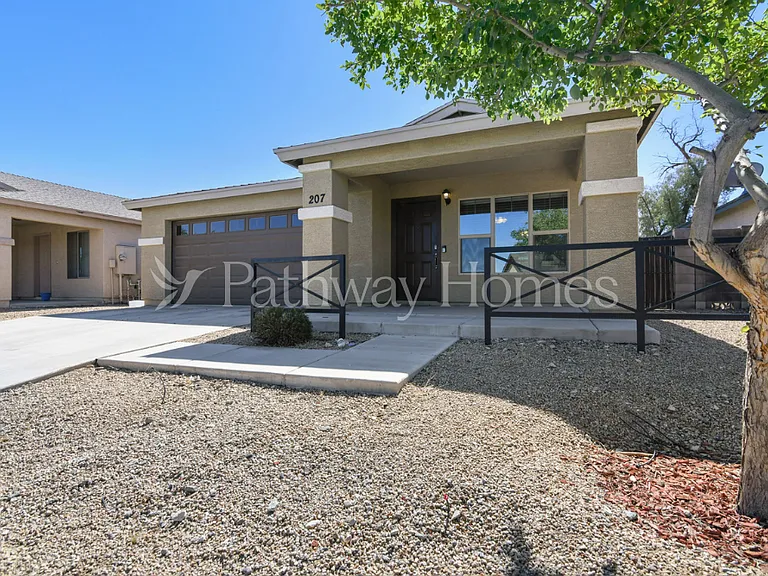 207 W Latona Rd — Photo 3