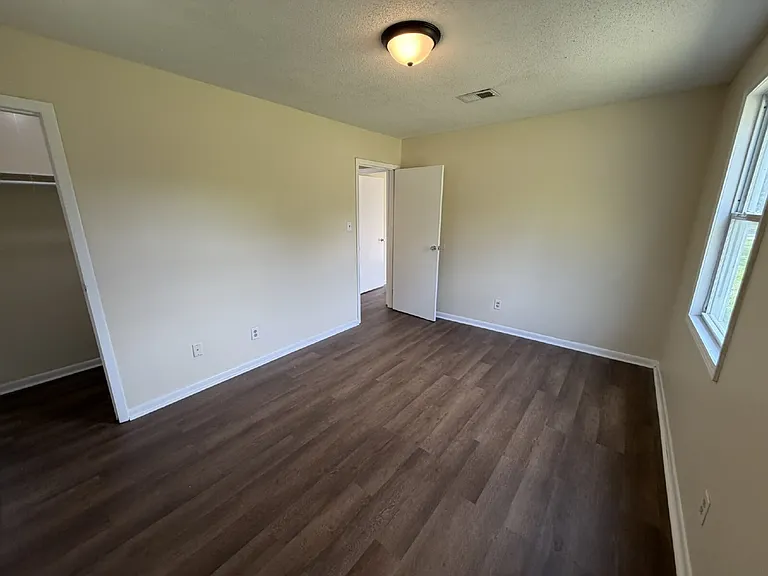 144 Cherokee Cir — Photo 7