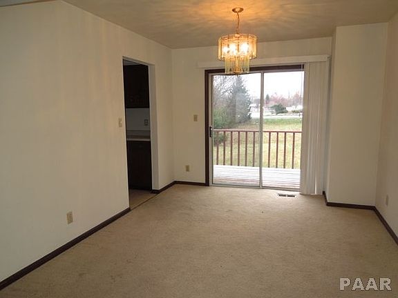 4th image of 2501 W Carriage Ln