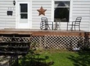 321 S 5th St, Monmouth, IL 61462