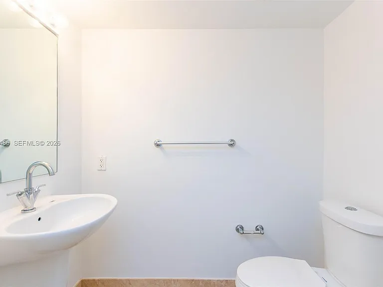 41 SE 5th St #1914 — Photo 31