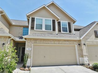 8519 Sunset Loch Dr, Spring, TX 77379
