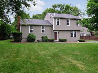 65 Annawamscutt Dr, Bristol, RI 02809