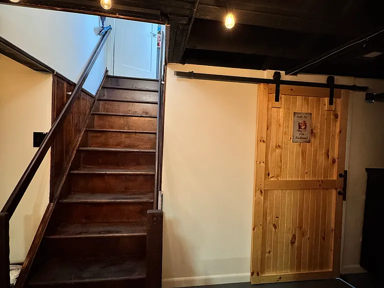 12-28 Lexington St — Photo 29