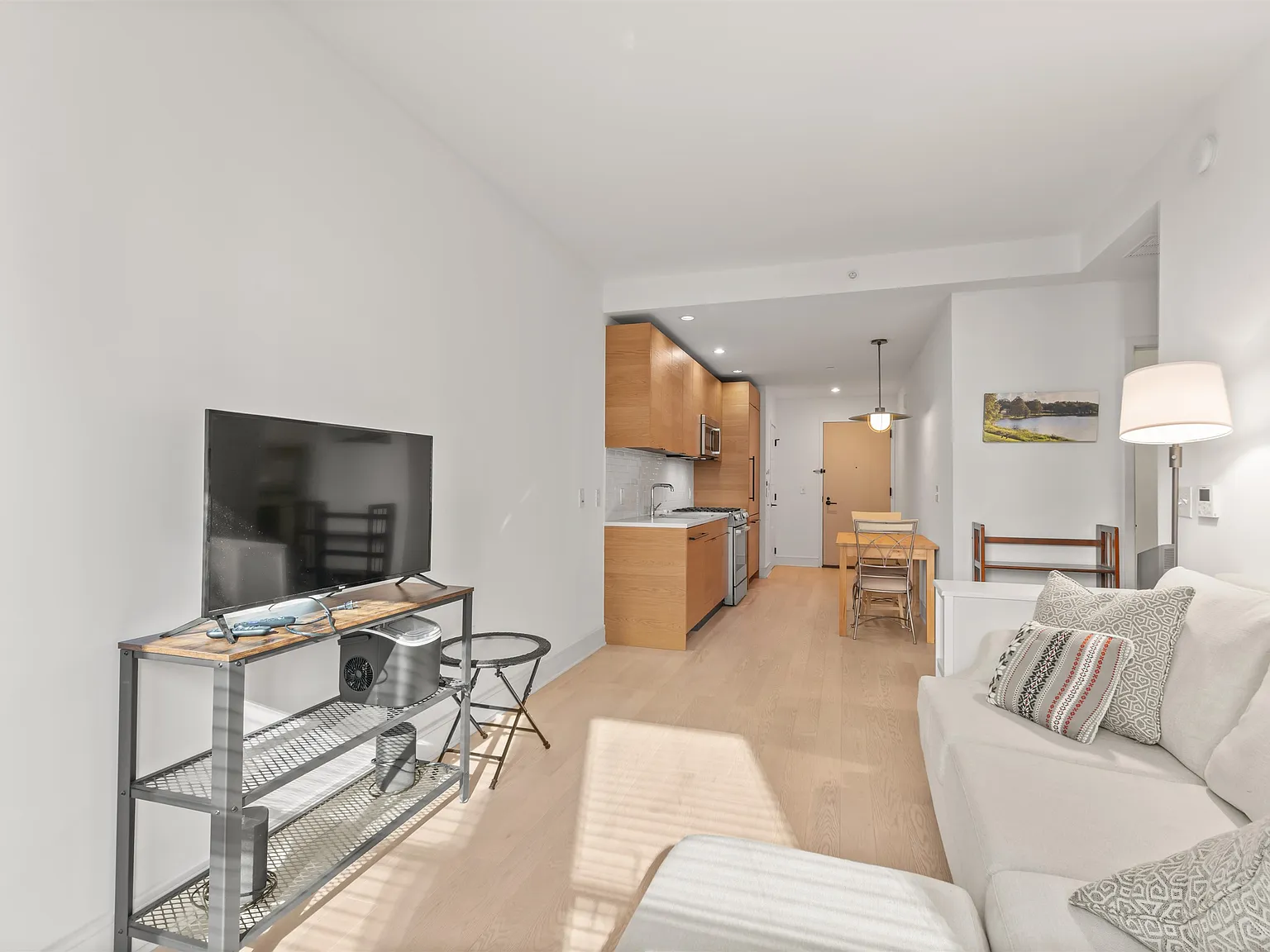 1 bed, 1.0 bath, 622 sqft, $3,300 — Photo 4