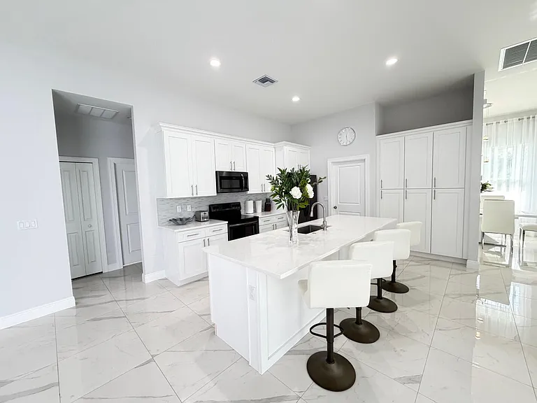 363 SW Becker Rd — Photo 2